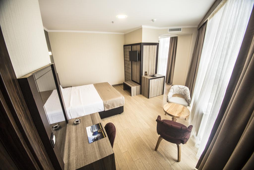 The Corner Hotel Sincan Bagian luar foto