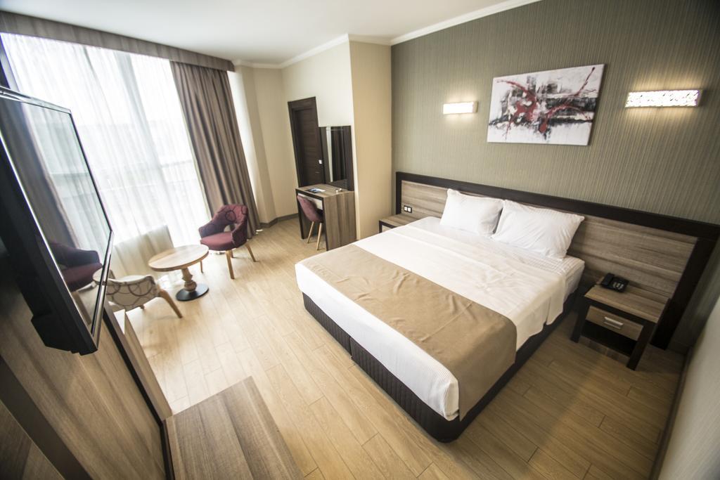 The Corner Hotel Sincan Bagian luar foto