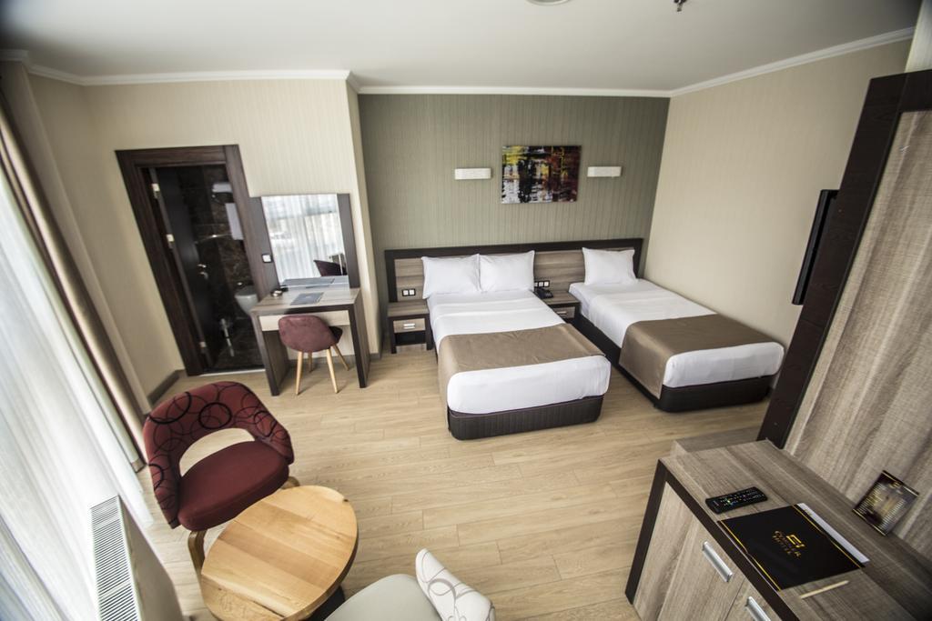 The Corner Hotel Sincan Bagian luar foto