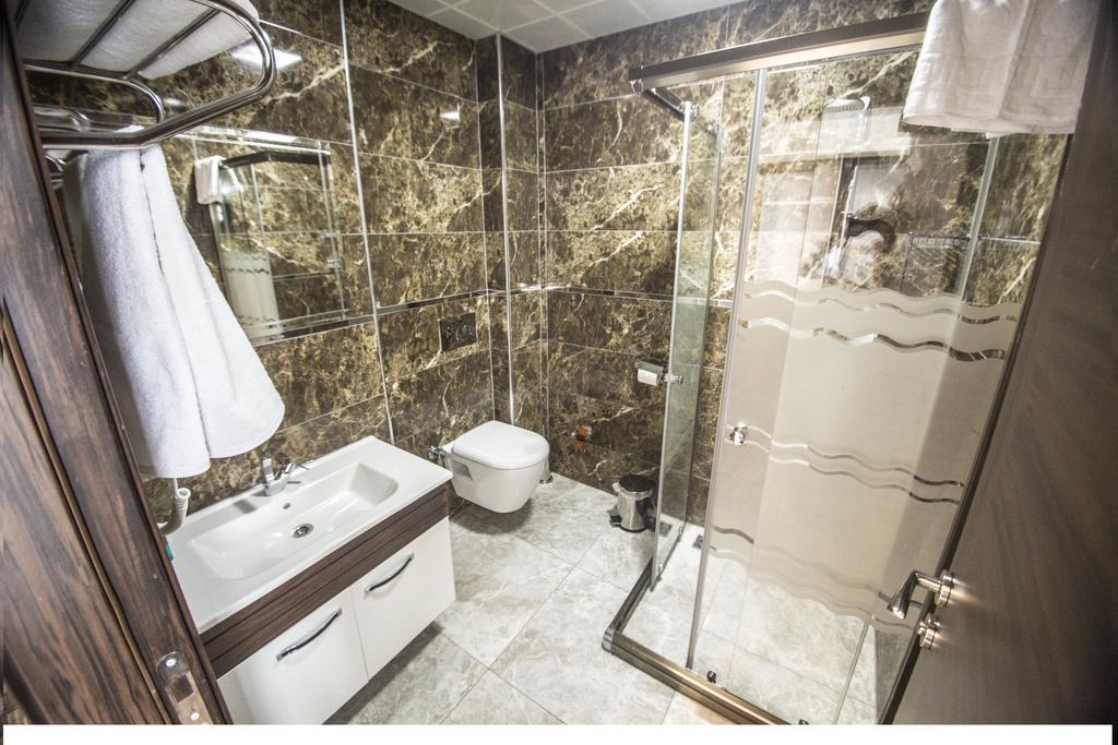 The Corner Hotel Sincan Bagian luar foto