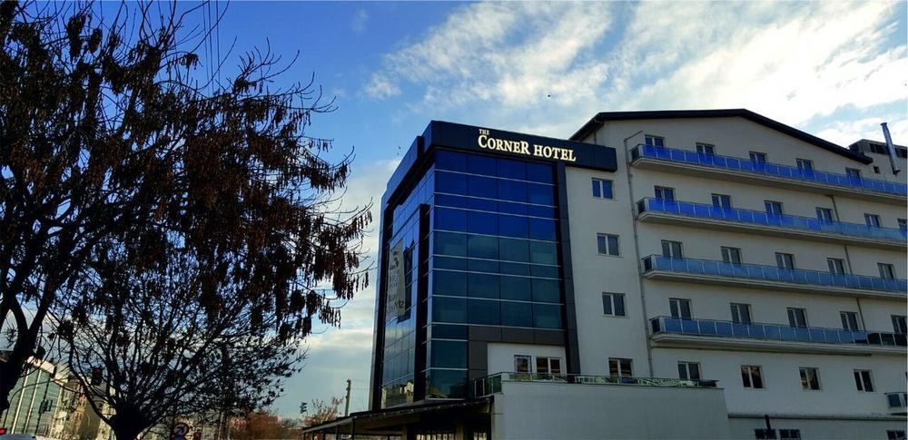 The Corner Hotel Sincan Bagian luar foto