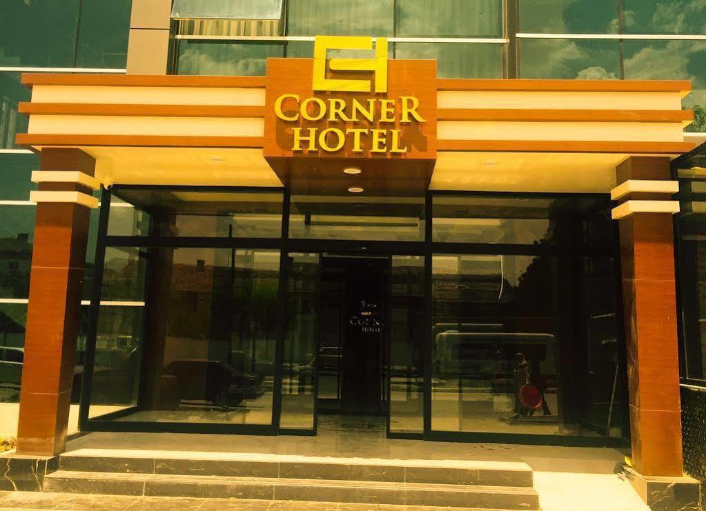 The Corner Hotel Sincan Bagian luar foto